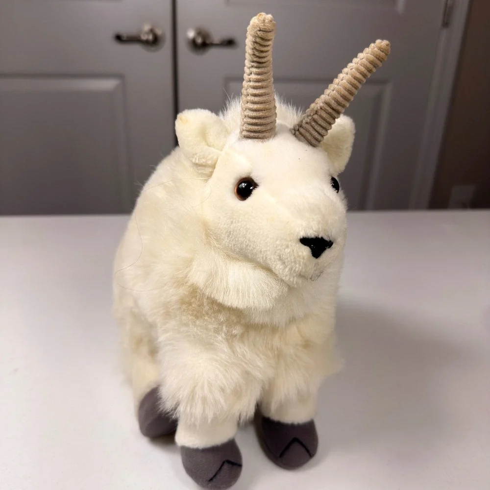 Vintage Dakin Mountain Goat Plush White Ram Stuffed Animal Realistic 10